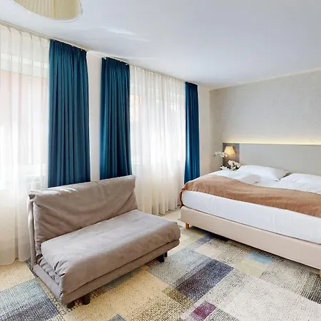 Hotel Plaza 4*