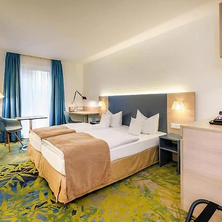 Hotell Plaza 4*