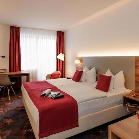 Plaza Hotel 4*