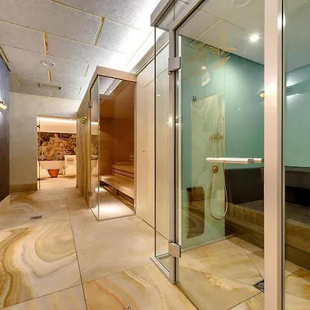 Hotel Plaza 4*