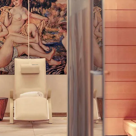 Plaza Hotel 4*