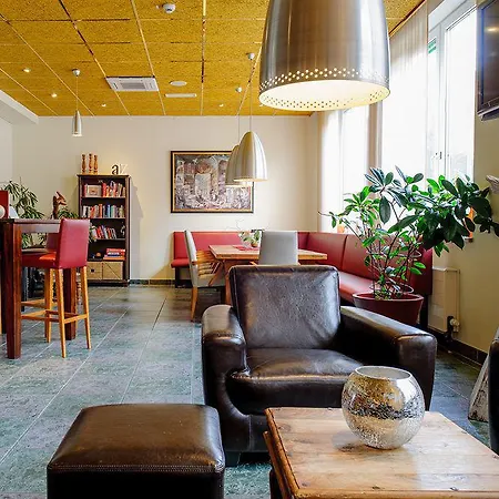Ξενοδοχείο Plaza 4*