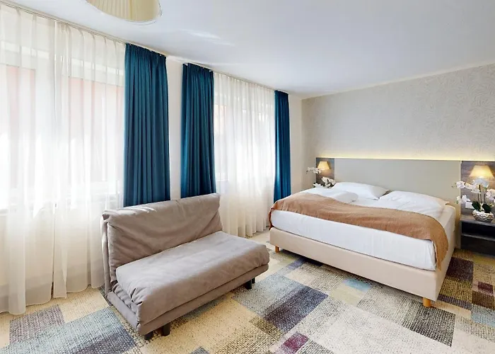Hotell Plaza 4*